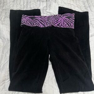 PINK Victoria's Secret Black Leggings with Purple Zebra Waistband